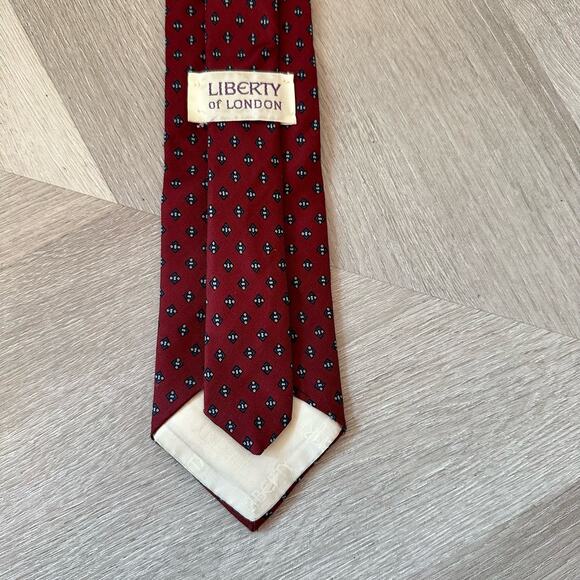 Vintage Liberty of London Silk Tie Printed in England Red Blue - Picture 4 of 6